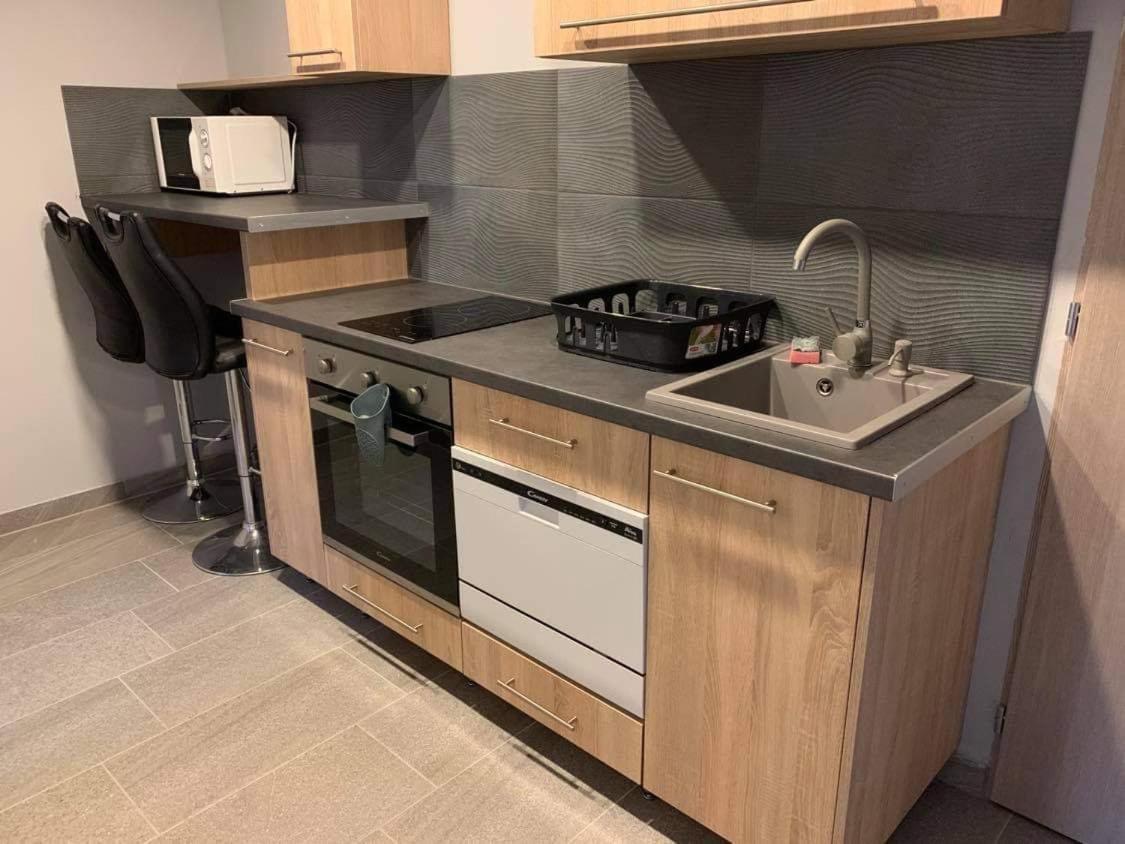 Beregi Apartman Tiszaújváros 外观 照片