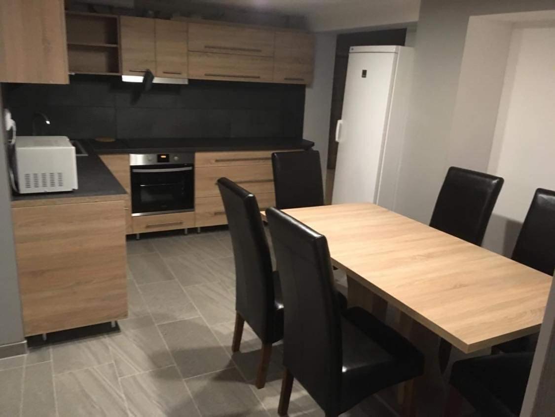 Beregi Apartman Tiszaújváros 外观 照片