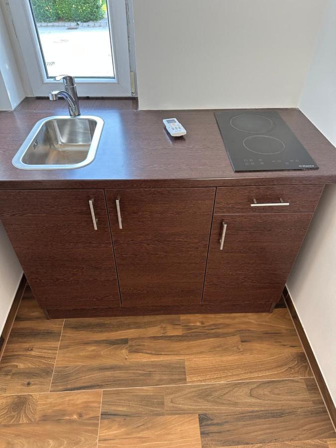 Beregi Apartman Tiszaújváros 外观 照片