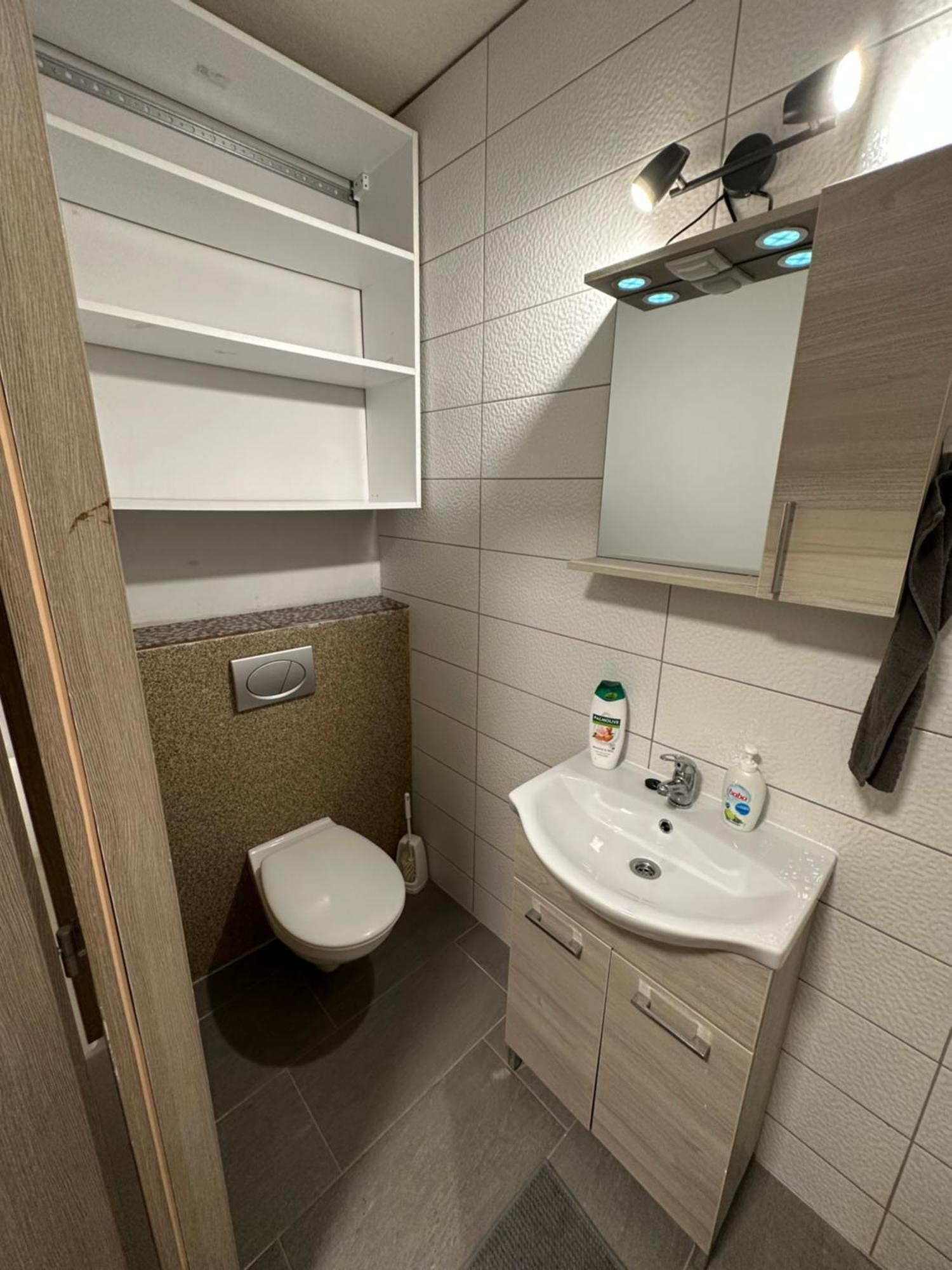 Beregi Apartman Tiszaújváros 外观 照片